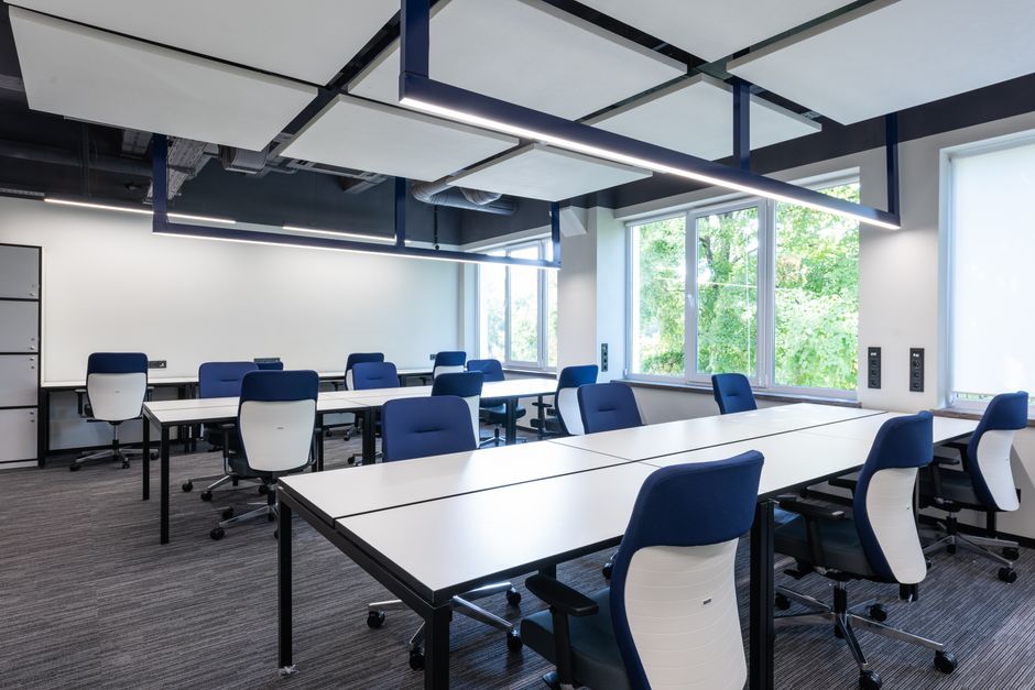 Opvouwbare werktafel voor creatieve projecten. Opvouwbare werktafel voor creatieve projecten.
