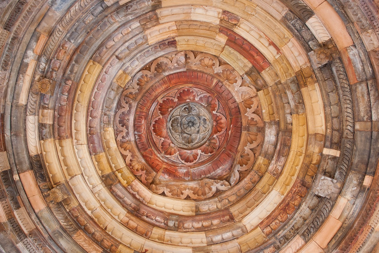 Gedetailleerde mandala patronen op gordijnen. Gedetailleerde mandala patronen op gordijnen.